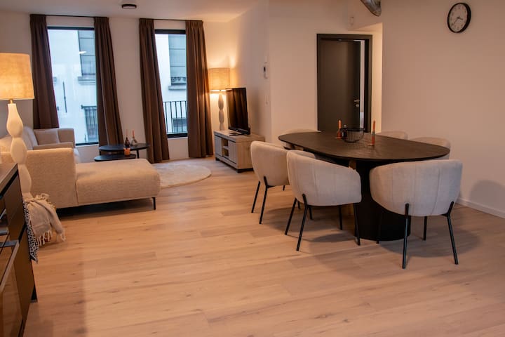 102 – Central Superior suite 102 – Free Parking