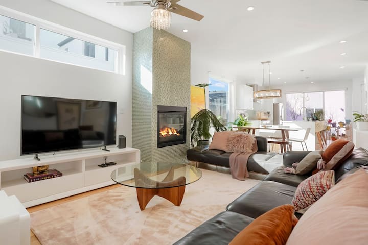 Rooftop, Views, Walk to Tennyson, Easy DT access