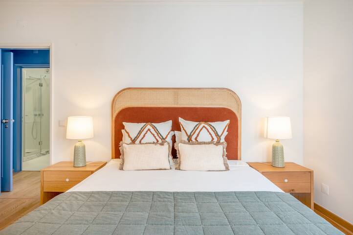 Blue Tide – Two Bedroom Apartment gallery image 3