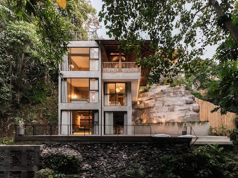 Jungle Villa, Brand New, Unique Art Design, Pool