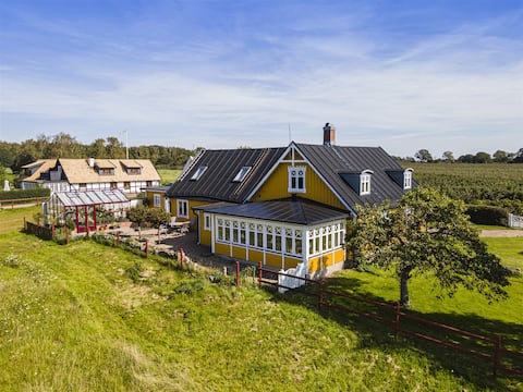 Idyllic & spacious house on the Kulla Peninsula