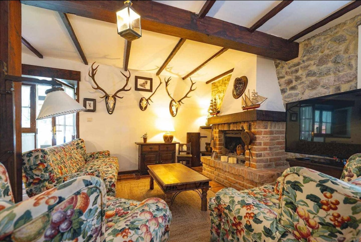 Successful Airbnb property: The Tower House in Ribeseya