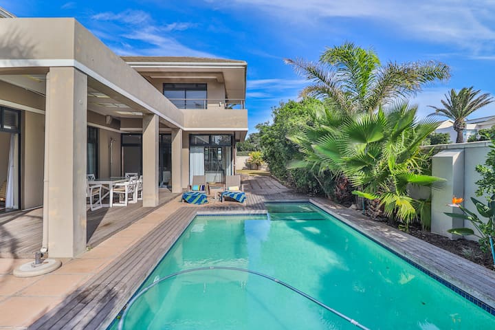 Belina – Sunset Links Villa