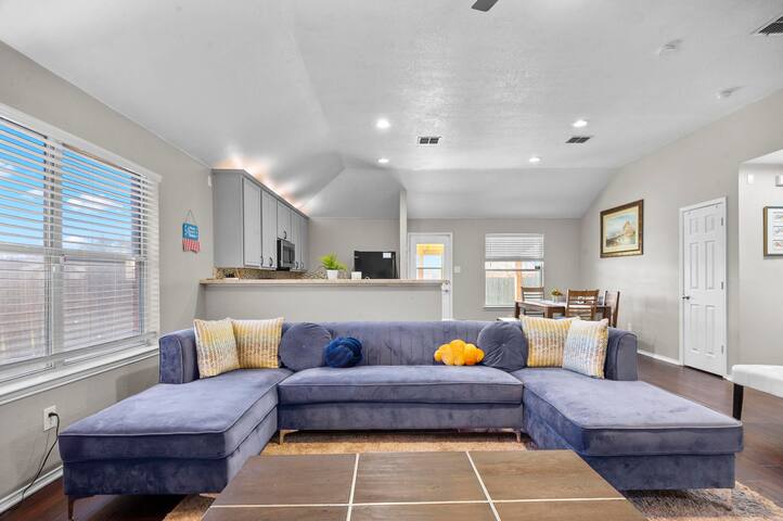 30% off 30+ nights ~ Corp Pros*Families*Med Staff gallery image 2