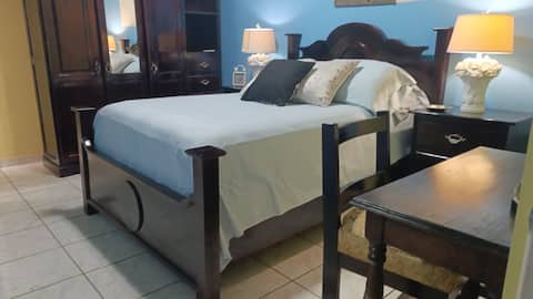 Modern full house with air conditioning and parking,