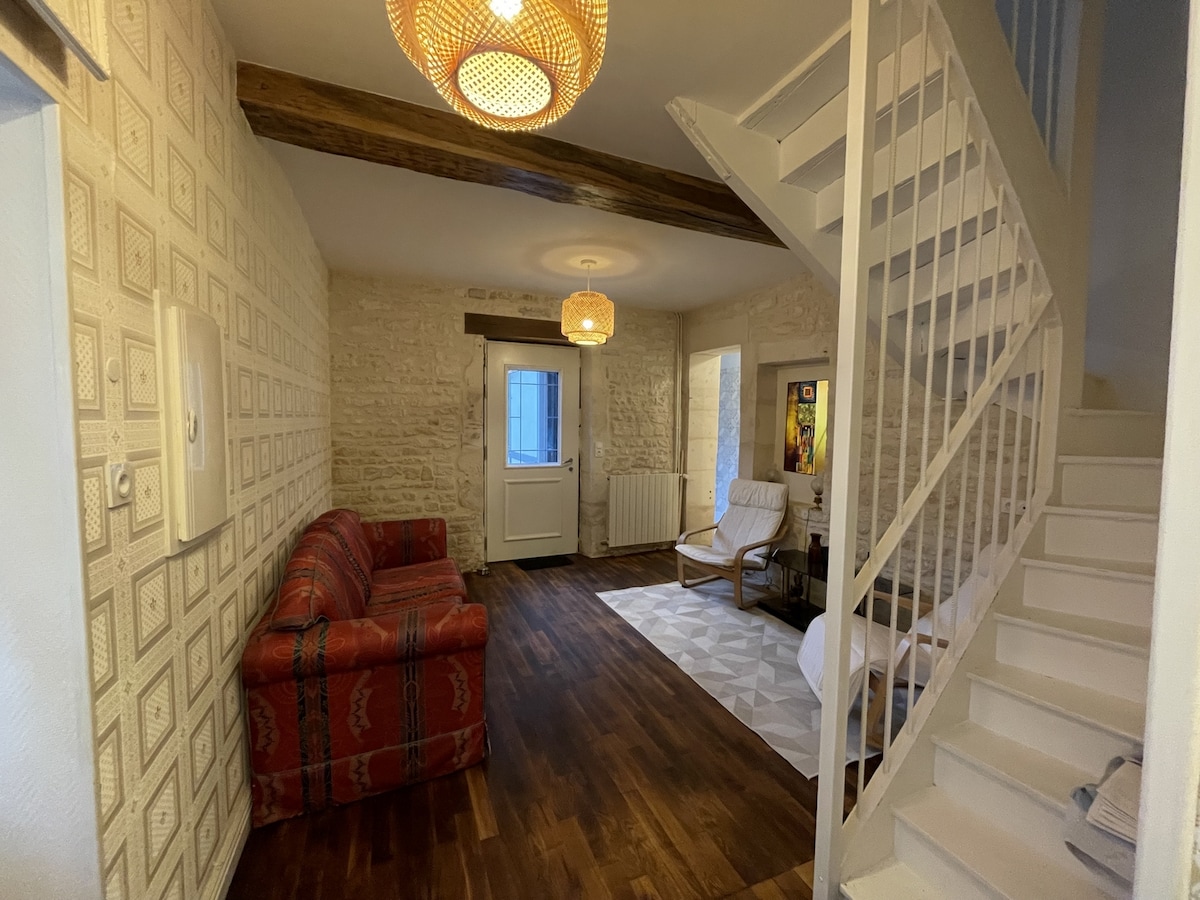 Airbnb performant: House of Friends with terrace at Clos d'Armançon à Yonne