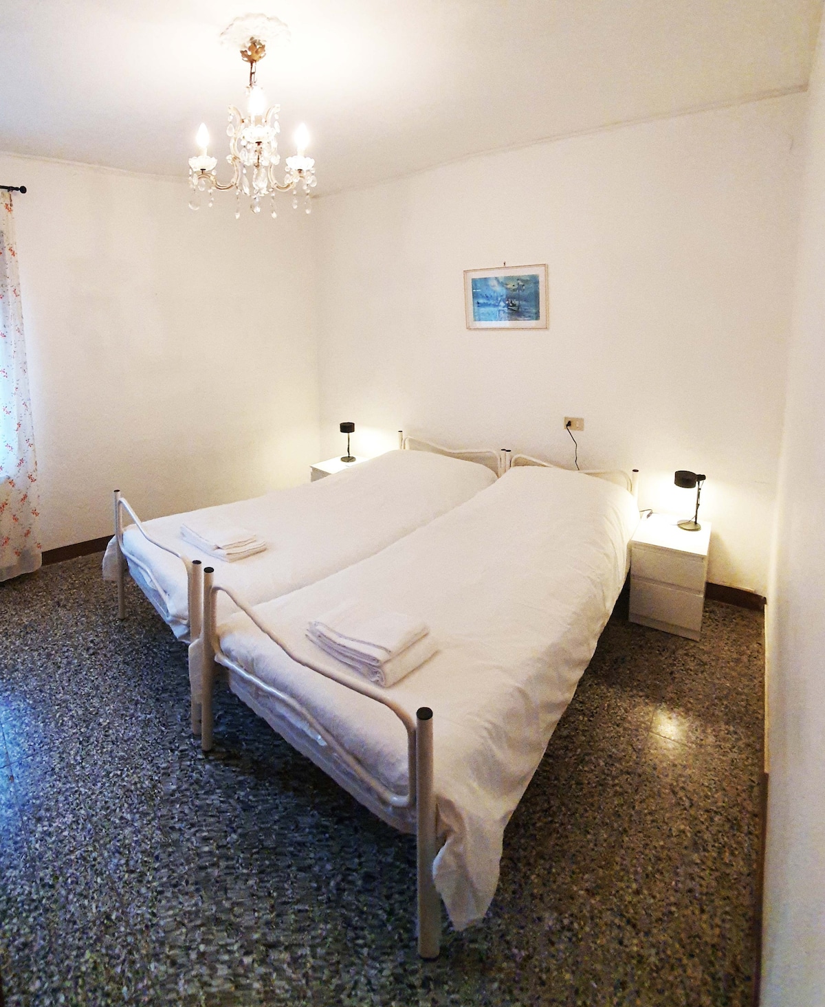 соба со брачен кревет