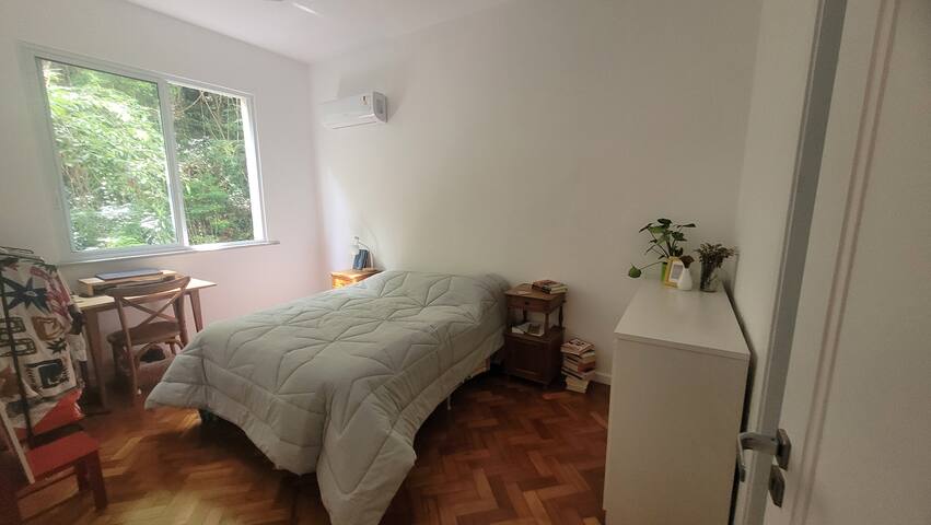 Silêncio e verde perto da praia