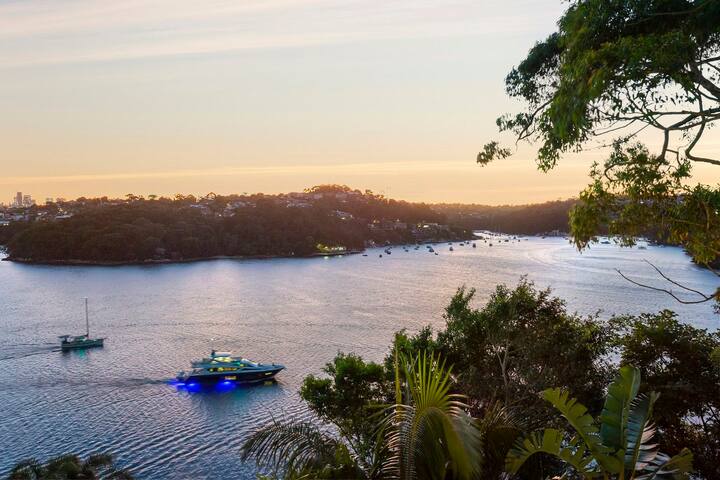 Cliff house & Grand harbour view gallery image 3