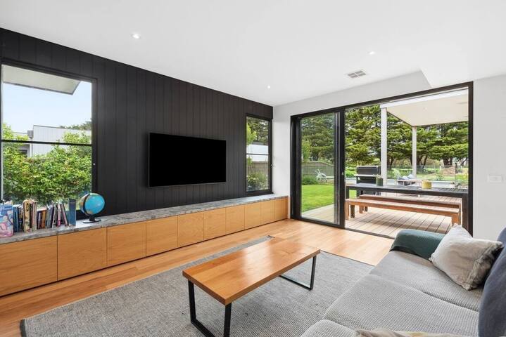 Beach House at 13th gallery image 4