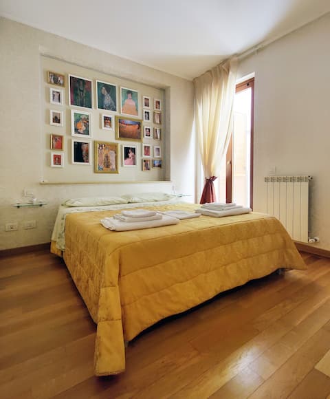 Popular Airbnb listing: Elegant Apartment in the Center Near the Sea in Civitanova Marche