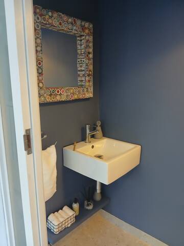 Solar Powered-Perfect Getaway gallery image 5