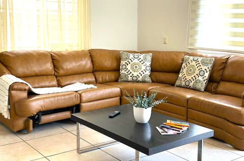 Amazing Apt in Prime Area W/ Free Parking + Patio