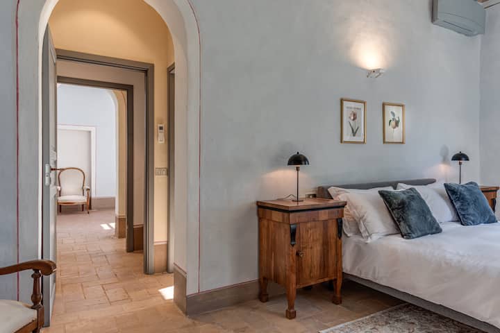 "Blu" Appartement Slaapkamer 1 met uitzicht op slaapkamer 2 