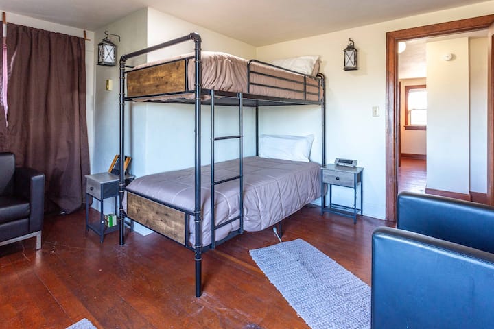 საძინებელი 4