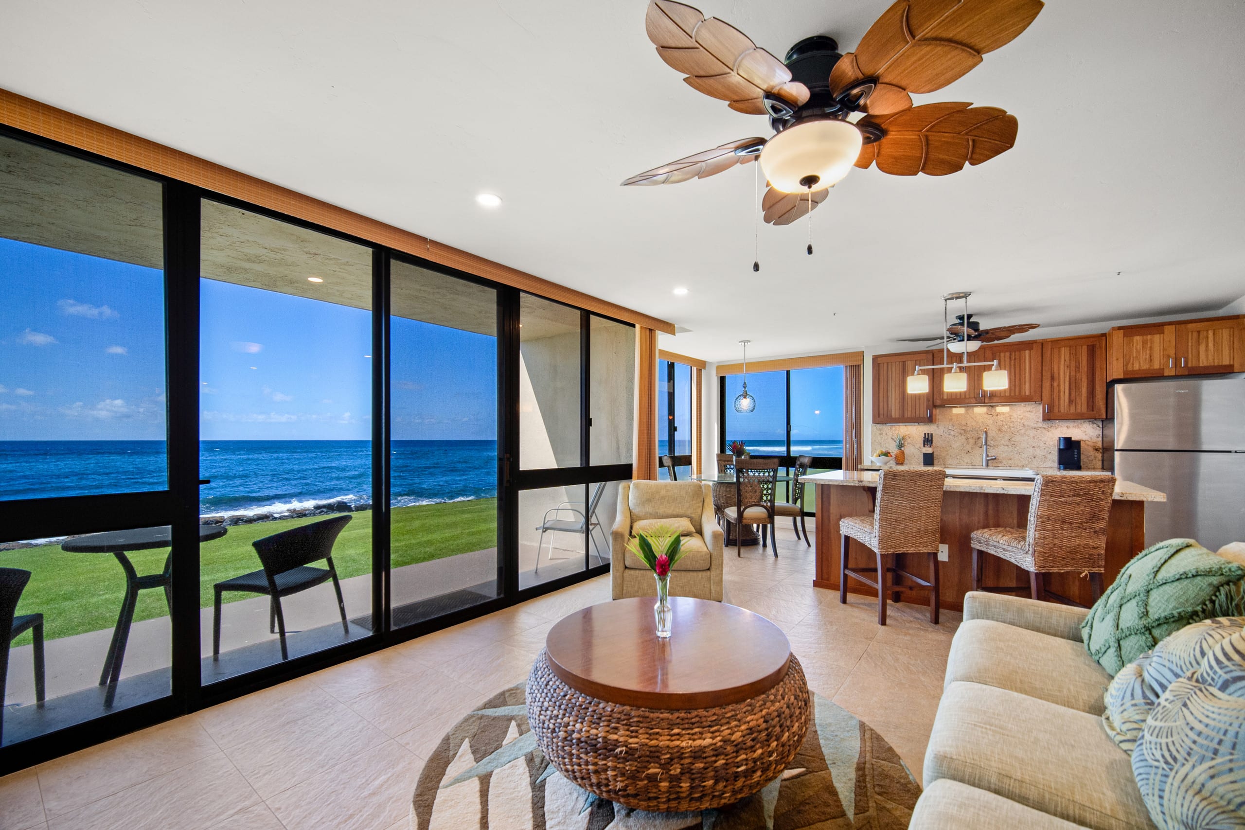 Kuhio Shores Unit 114 Oceanfront 2 Bedroom 2 Bath - Photo 4