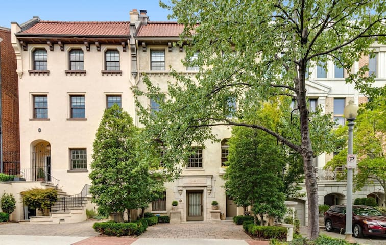 Ambassador life in Kalorama with a Patio & Parking gallery image 2