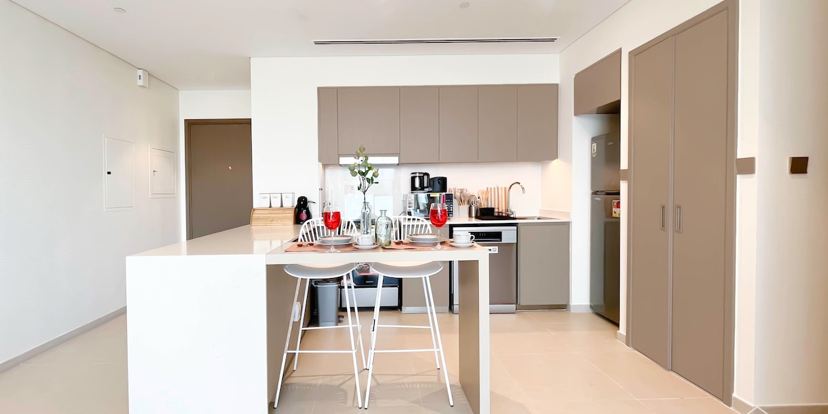 1 Bedroom Furnished Apartment with City View · IV 2