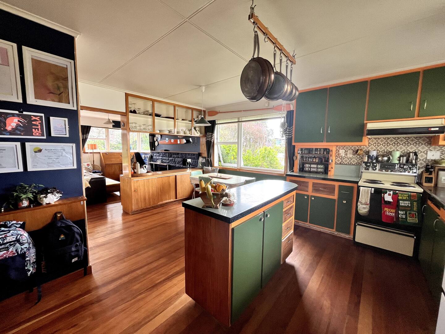Cosy Family Home Near The Beach. 3
