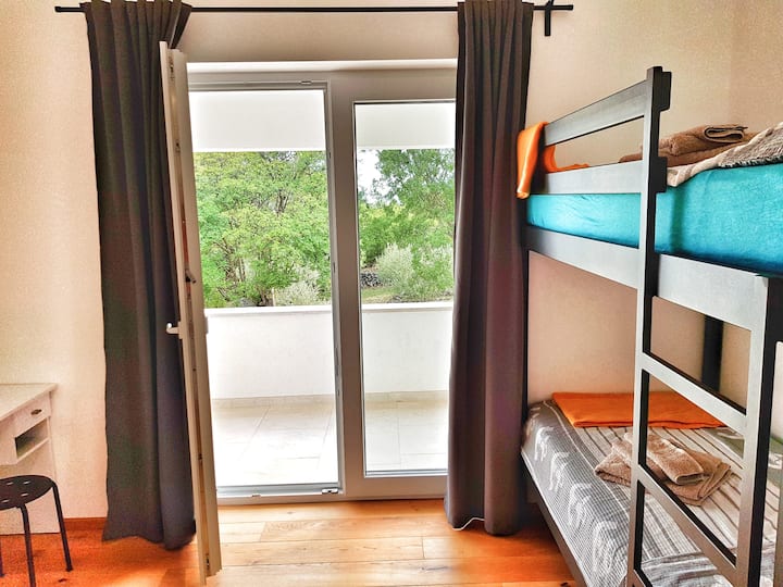 საძინებელი 4