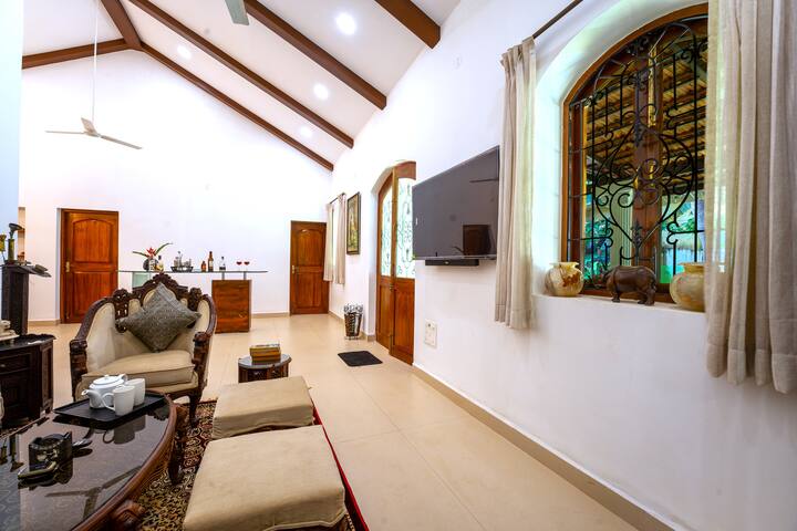 Living room image 4