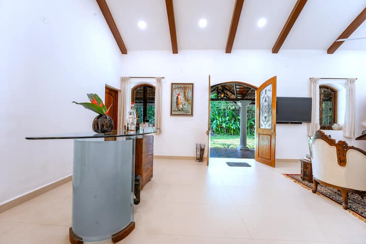 Living room image 6