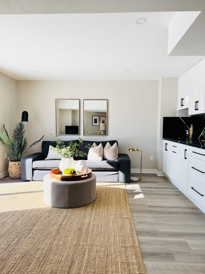 Designer 1 Or 2bd+den |Backs Onto Pond & Nature - Kitchener, ON, Canada