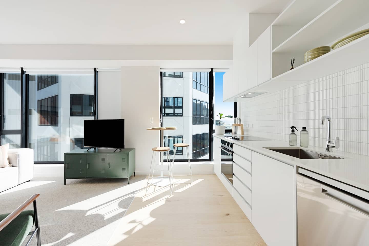 Stylish, Sunny And Central Apartment. 5