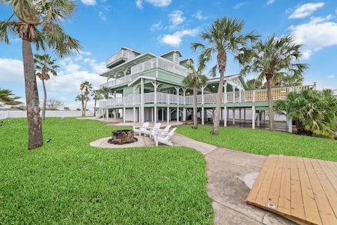 Escape Summer w/ Backyard, BBQ, Fishing & Crabbing