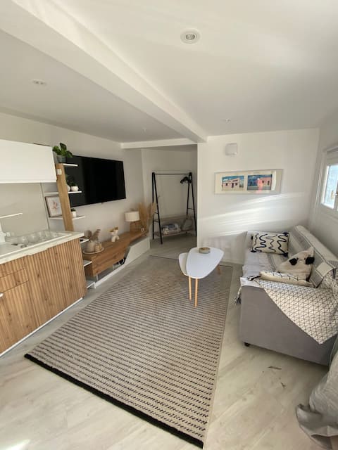 Popular Airbnb listing: Cozy Maisonette - Disney & Paris in Chelles