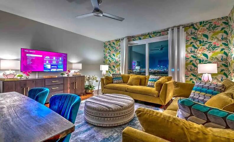 Lux Vibes for your next trip! Close to everything