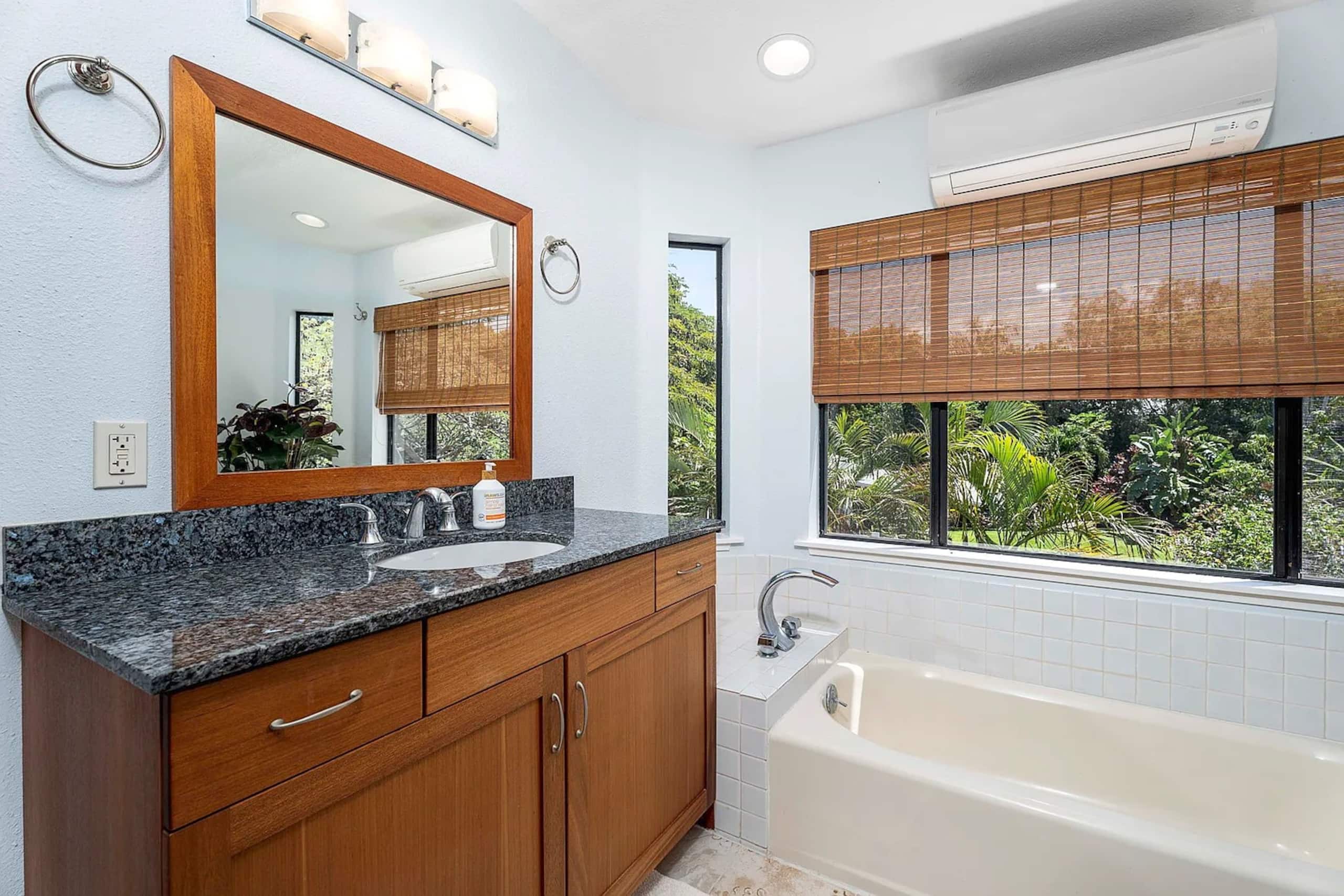 Home in Waimea · ★4.59 · 5 bedrooms · 12 beds · 3 private baths - Image 22