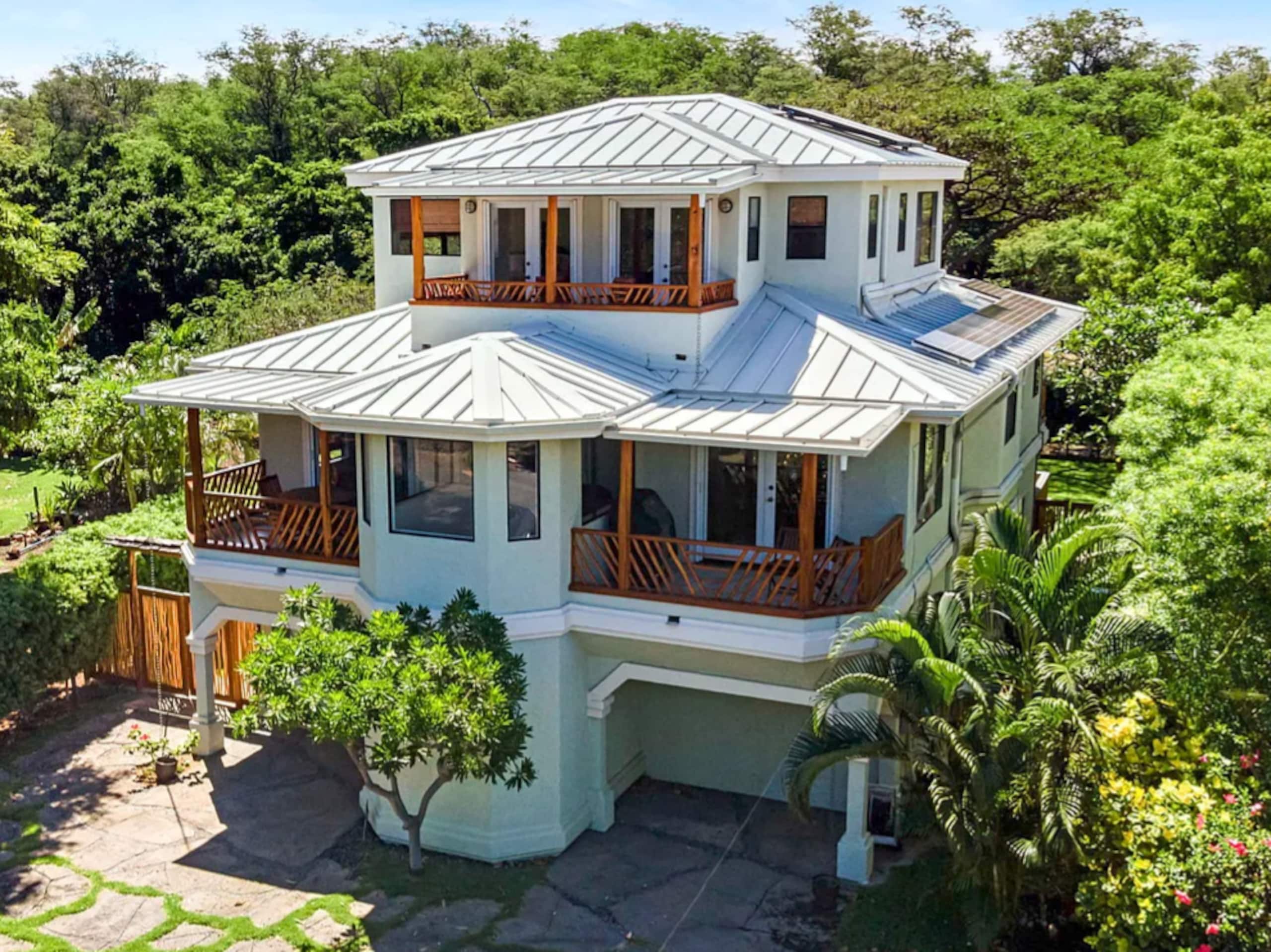 Home in Waimea · ★4.59 · 5 bedrooms · 12 beds · 3 private baths - Image 1