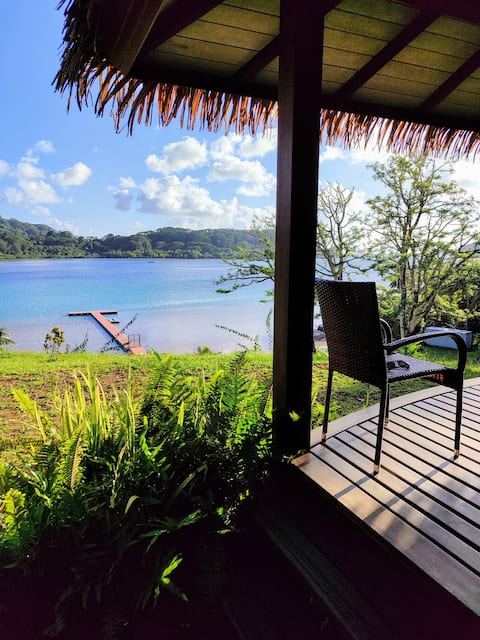 Poeanui Lagoon View Bungalow - Tearea Lodge