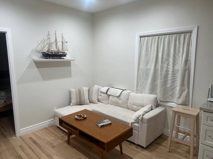Guest House W/ Pickleball & Pool - San Mateo, CA