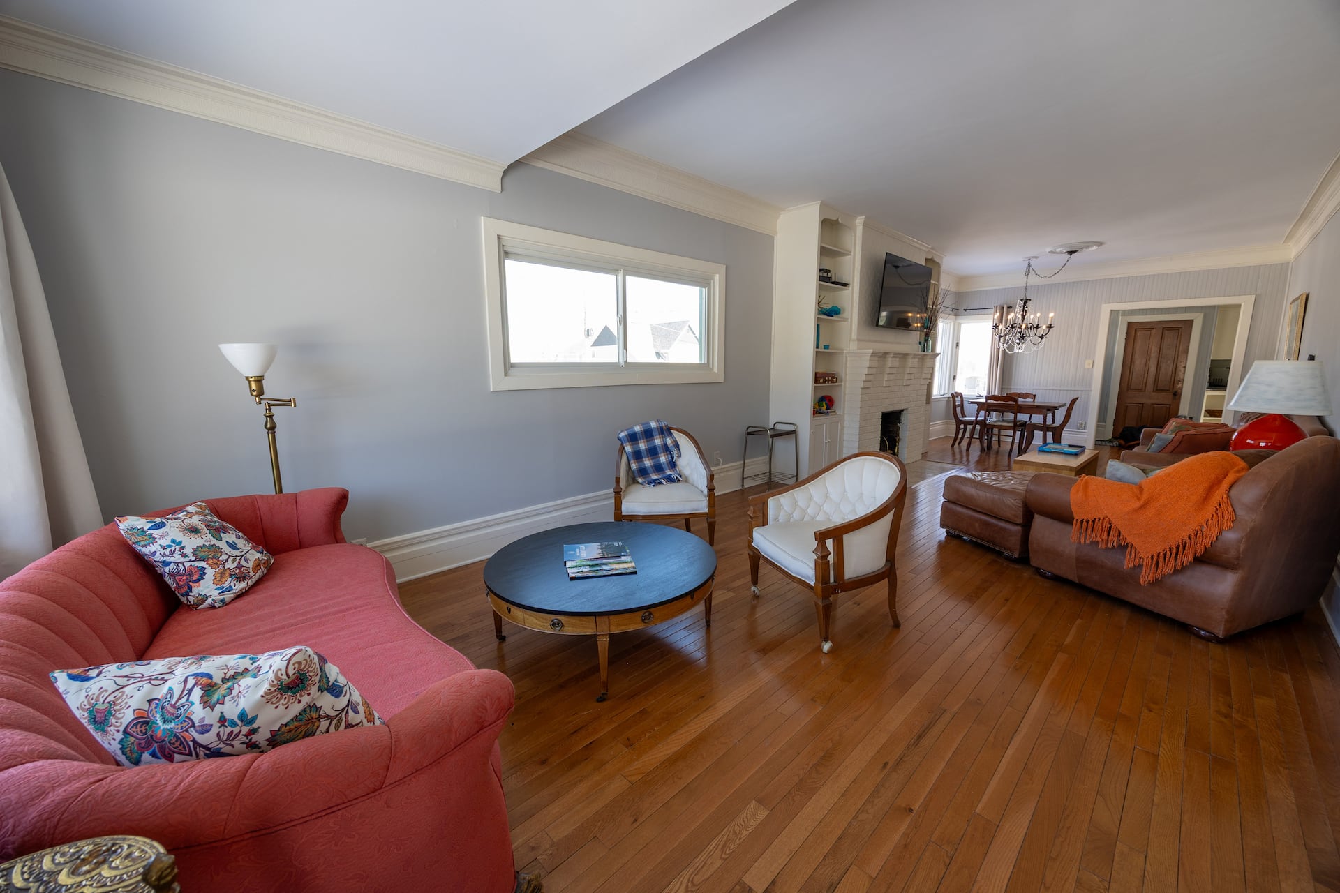 Picket on Park - First Floor Gem with Lake View