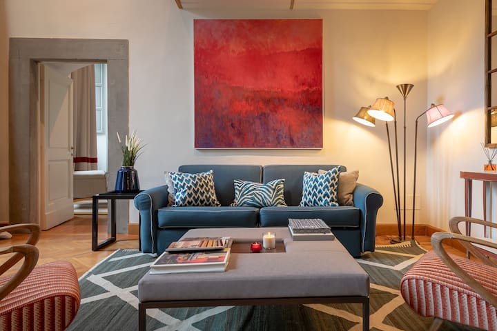 Ponte Vecchio, Art & Design in Historic Palace