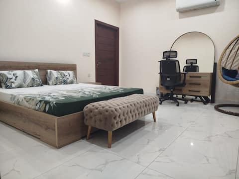 Modern 2 Bed House in Eden Executive
(3-4 Guests)