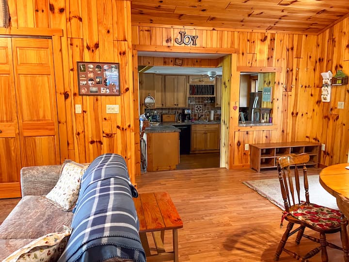 Idyllic Lakefront Cottage Near Charlevoix - Charlevoix, MI