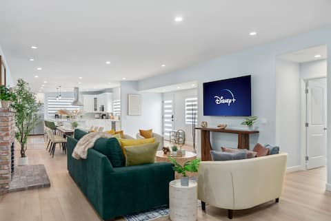 Successful Airbnb property: LUXE 5 BR 3 BA l Near Disneyland l Hot Tub l Games in Fullerton