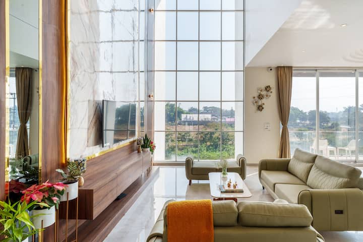 5bhk Delight -Mountain View/steam Room, Pool Table - Maharashtra