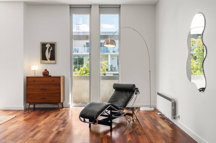 Designer Warehouse Conversion – Penthouse gallery image 3