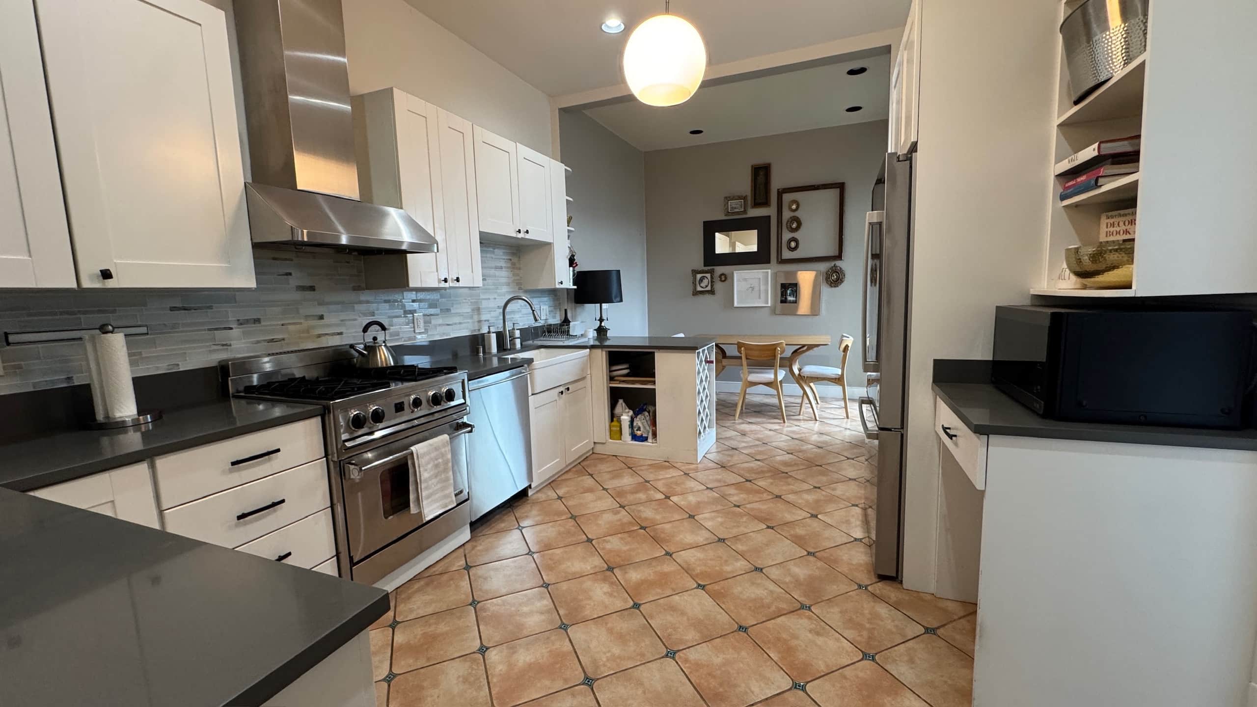 Condo in San Francisco · ★4.97 · 3 bedrooms · 5 beds · 2 baths - Image 2