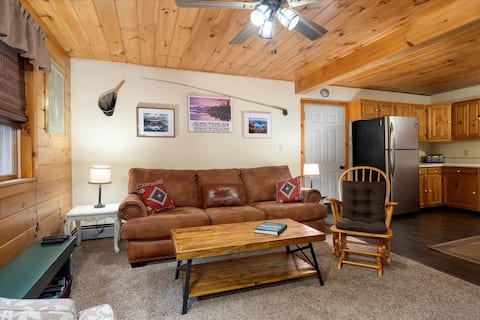 Popular Airbnb listing: Eagle Bay ADK House Vacation in Eagle Bay