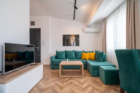 Top Airbnb: 401 Sea View Apt, 750m from the sea,Parking,Pool in Babin Do