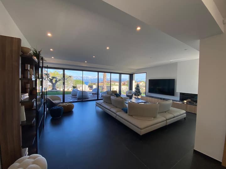 غرفة المعيشة