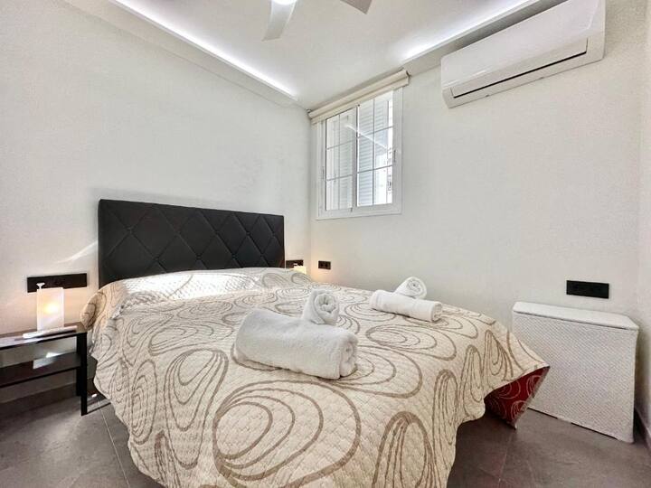 Nuestro dormitorio es ideal para los viajeros que buscan comodidad y conveniencia: ¡tu acogedor refugio te espera!