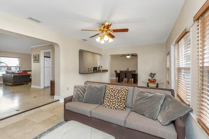 غرفة المعيشة 2