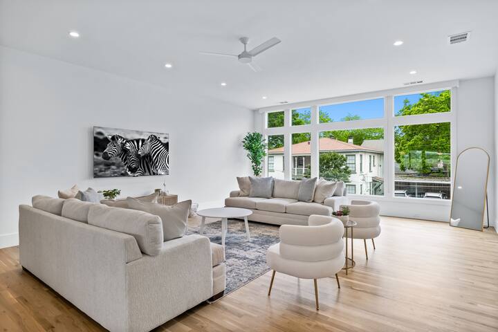 Modern Luxury Lower Greenville gallery image 4