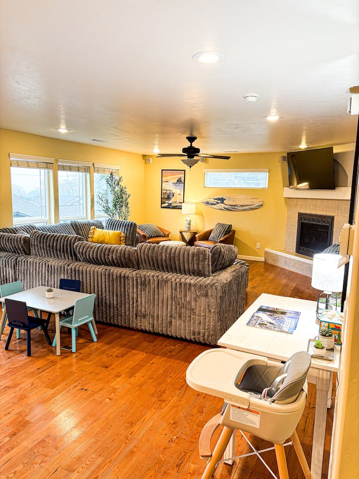 2800 Sq Ft Family House 3 Min To Harris, Game Room - Brookings, OR